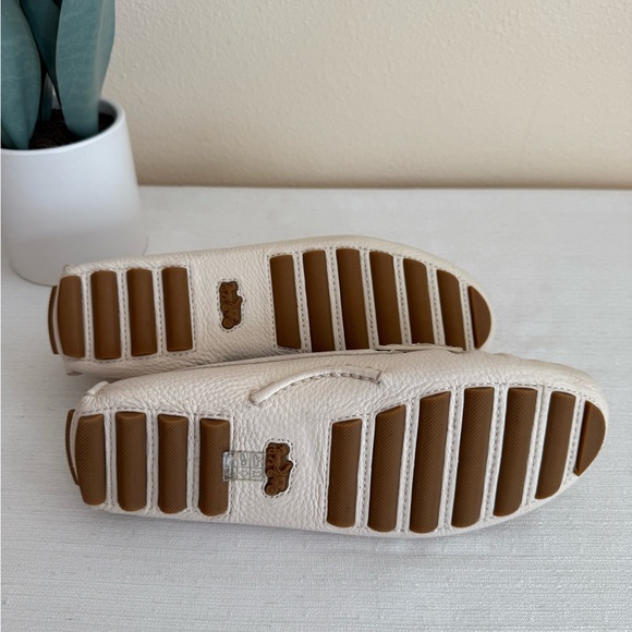 New Coach Ivory Leather Flexible Loafers - Picture 13 of 13